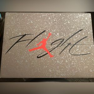 Jordan 4: Taupe Haze